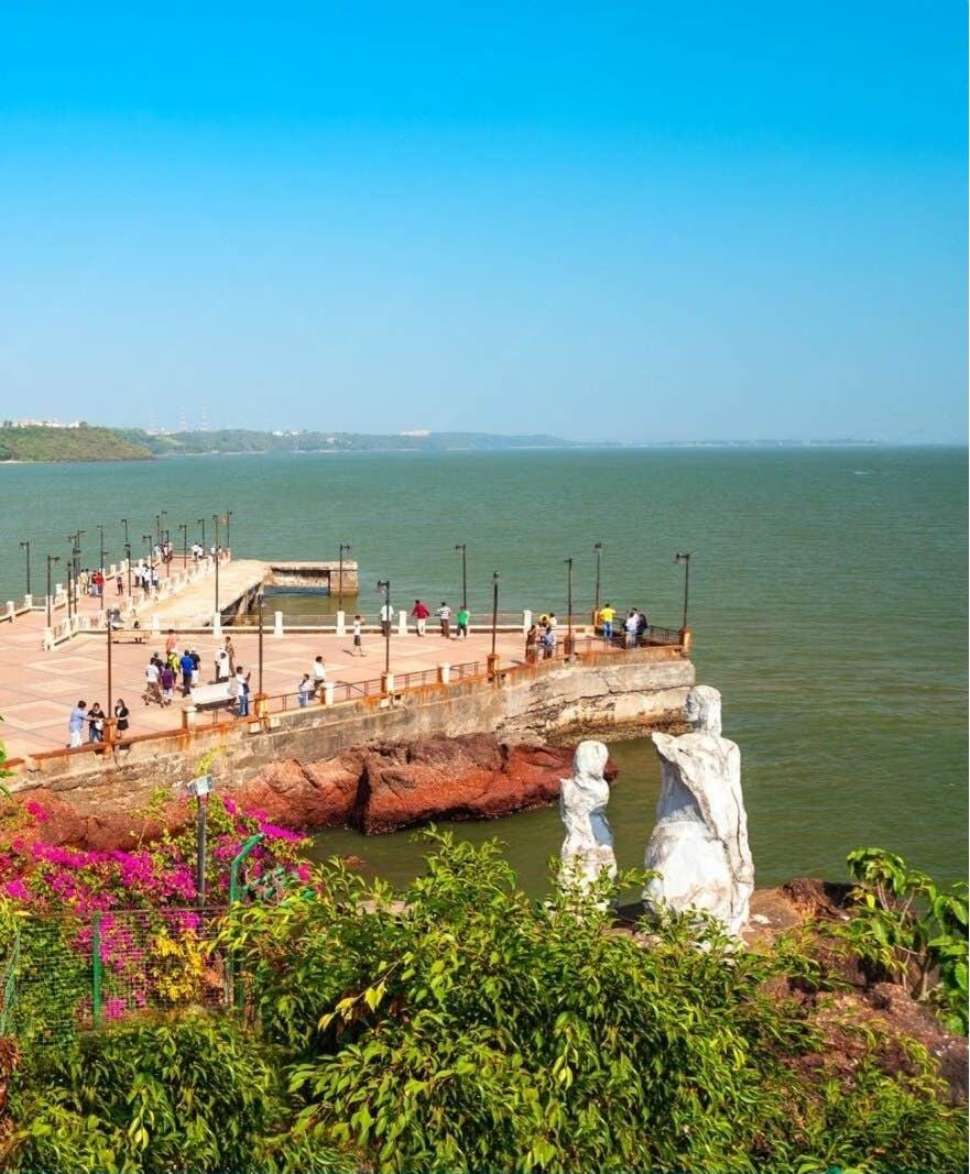 Dona Paula Jetty